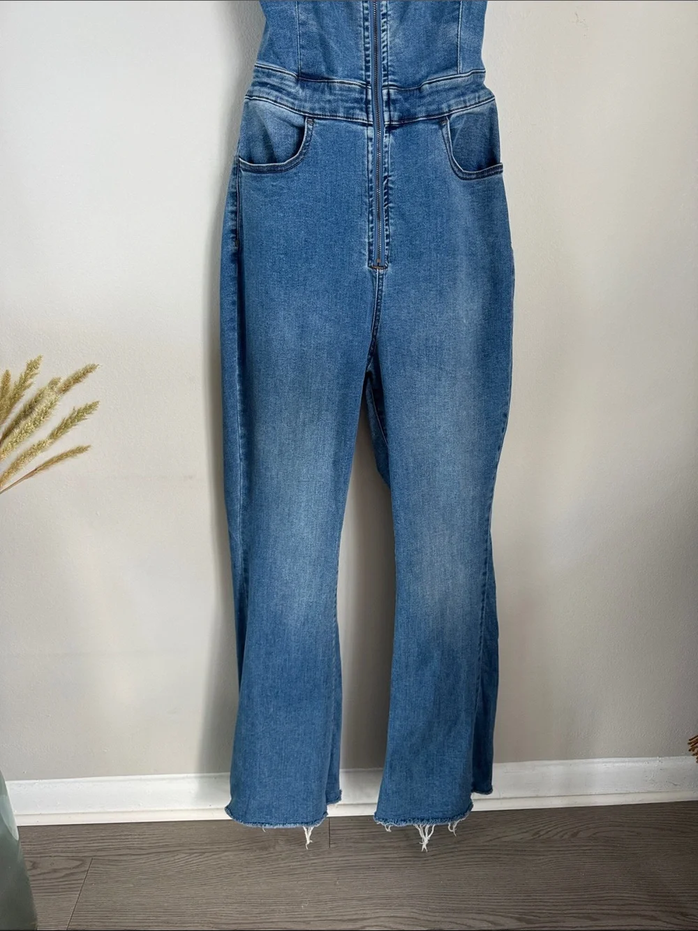 We The Free Denim Jumpsuit Size 10 Open Back Wide Leg Zip Front Free People - Picture 4 of 10